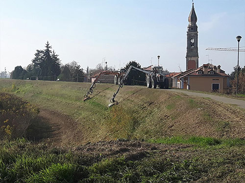 Lavori fluviali e manutenzione argini